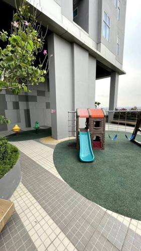 Balcony/terrace, Made Amor Pakuwon City in Sukulilo