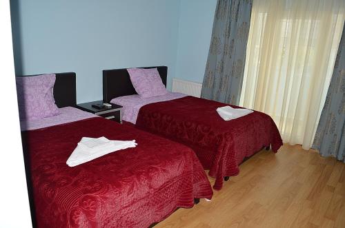2 double beds