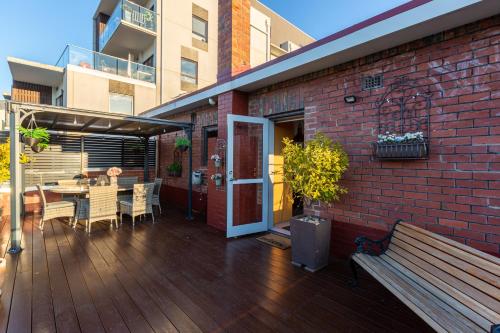 Linear Guest Apartment - Luxury in the city