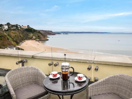 3 Bed in Tenby FB273