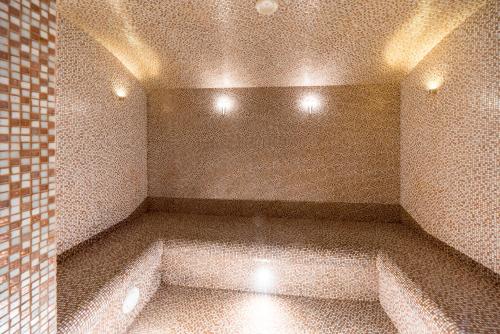 Wellton Riga Hotel & SPA - image 4