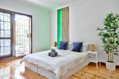 Elegant House Chippendale - City Center 2 E-Bikes Included - image 3