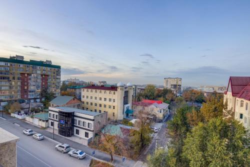 Flagman apartment near Panfilov Park