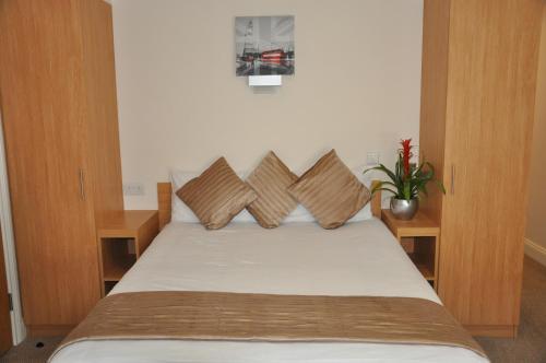 Queens Hotel - image 3