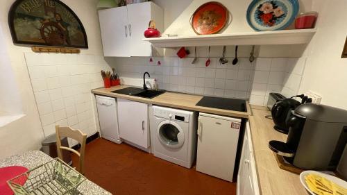 Large 2-Room Apartment Cannes - Wifi, Air Conditioning - 레스토랑