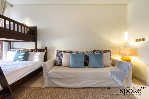Bespoke Holiday Homes - Palm Jumeirah -2 Bedroom Sea View with Beach Access Balqis - image 11