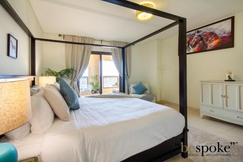 Bespoke Holiday Homes - Palm Jumeirah -2 Bedroom Sea View with Beach Access, Balqis, Dubai (photo 8)