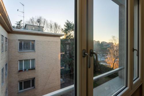 Serra 2br Apartment With Terrace by Halldis, Mediolan (zdjęcie 5)