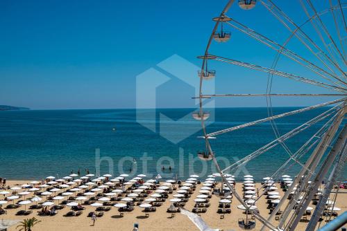 Apartment with Sea View image 1