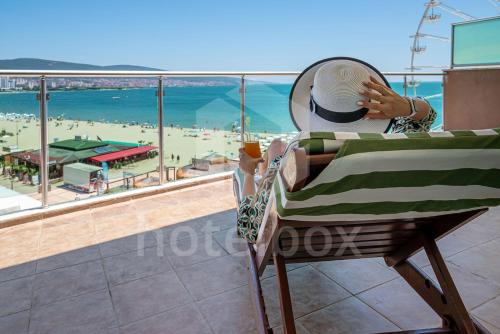 Apartment with Sea View image 2