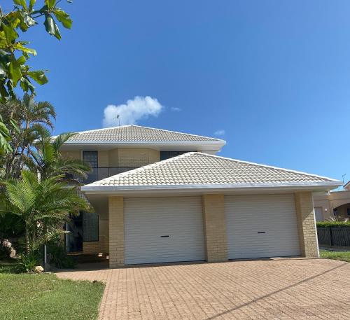 ARay at Cooee Bay - Apt A - Beach House Yeppoon