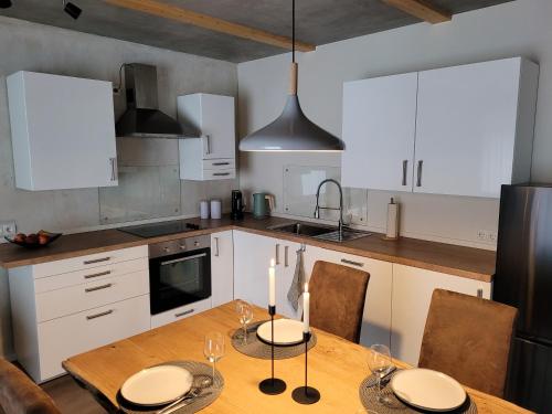 廚房, Wohnung unterm Burghalder - Direkt am Waldrand in 豪恩施泰恩
