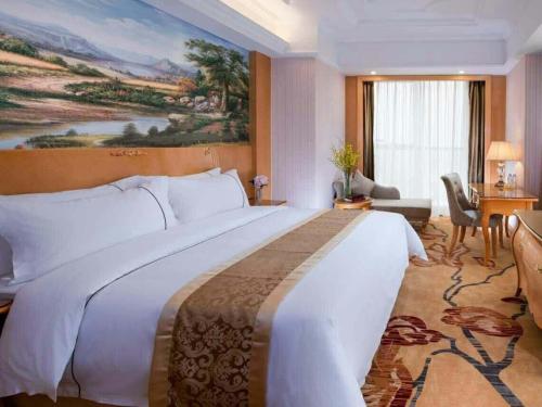 Vienna International Hotel Foshan Lecong Center photo 4