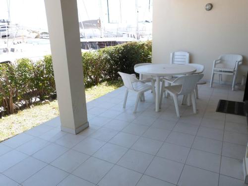 MARCOGVOILE - Golfe de Saint-Tropez - Agréable T2 cabine avec vue sur la marina MARCOGVOILE - Golfe de Saint-Tropez - Agréable T2 cabine avec vue sur la marina