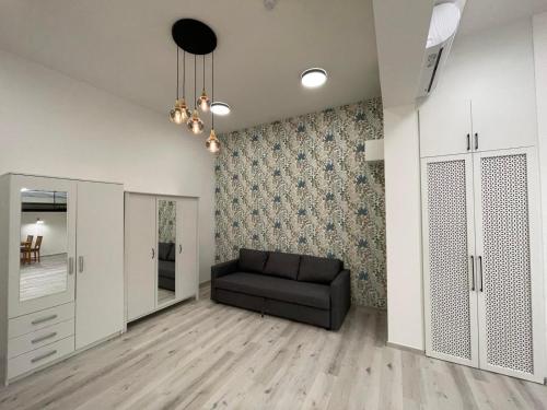 Székely Apartment near Deák Ferenc Square with free garage nearby - image 2