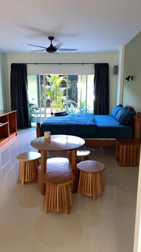 room detail thumbnail 0