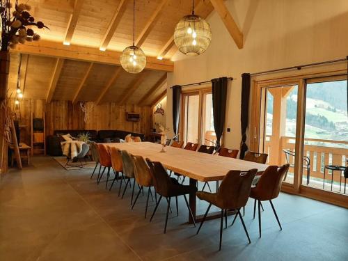 Chalet La Ferme d'Aimé, neuf, 15 personnes - Location, gîte - Glières-Val-de-Borne