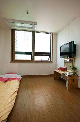 Chambre avec 2 lits, large