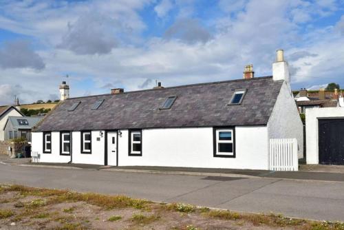 Impeccable 2-Bed Cottage in Johnshaven - Montrose