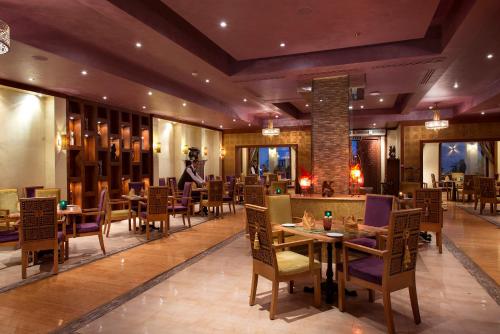 Restaurant, Sunrise Arabian Beach Resort in Sharm El Sheikh