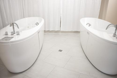 Special Offer - Superior Double or Twin room with wellness package image 7
