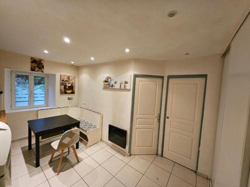 مطبخ, Gite 3 chambres chambres, calme et bien placé (Gite 3 chambres chambres, calme et bien place) in Landerneau