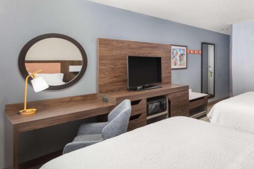 Hampton Inn Joliet/I-55 - image 10