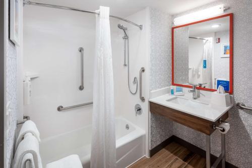 Hampton Inn Joliet/I-55 - image 2