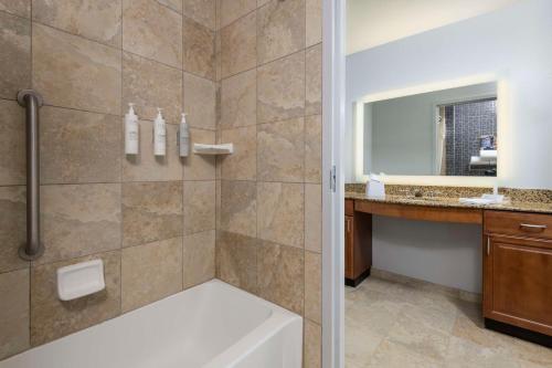 2 bedrooms, 4 beds