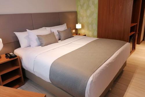 1 queen bed