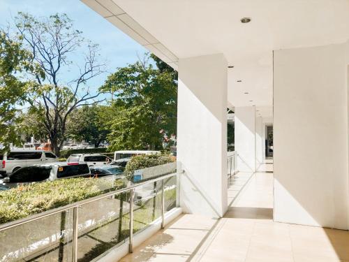 The Loop 1-Bedroom sleeps 6, near Limketkai mall in Cagayan de Oro - Tap to explore photos