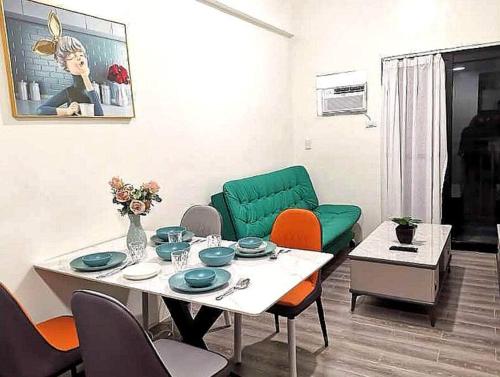 Amani Grand Luxury Big Suite/Near Airport/3beds in Cabantian