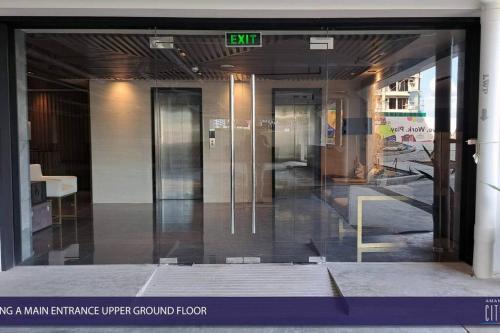 Amani Grand Luxury Big Suite/Near Airport/3beds in Cabantian