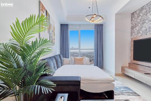 bnbmehomes |Contemporary Apt in Business Bay| 2402 - image 11