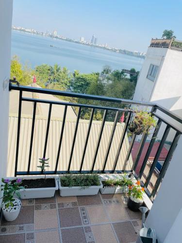 T98 Westlake Trich Sai - Tay Ho Center Lake View