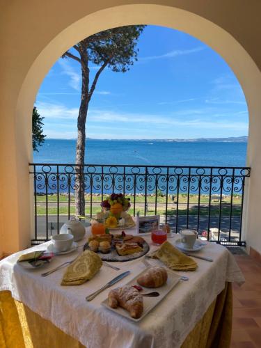 Hotel Holiday Sul Lago
