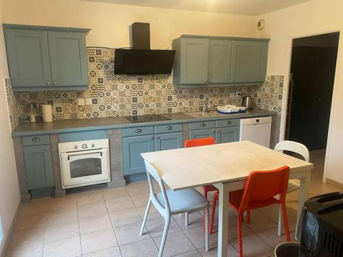 Maison 4 CHAMBRES St Pierre du Perray, France in แซงต์ ปิแยร์ ดู แพเรย์