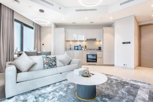 STAY BY LATINEM Luxury 2BR Holiday Home W1813 near Burj Khalifa, Dubaj (zdjęcie 3)