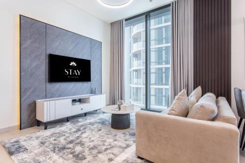 STAY BY LATINEM Luxury 2BR Holiday Home W1813 near Burj Khalifa, Dubaj (zdjęcie 2)