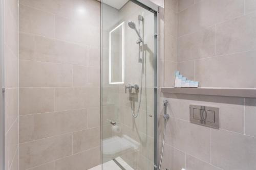 STAY BY LATINEM Luxury 2BR Holiday Home W1813 near Burj Khalifa, Dubaj (zdjęcie 10)