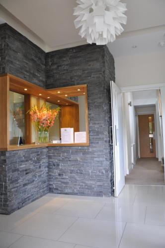 Queens Hotel - image 6