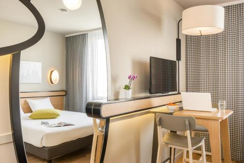 Aparthotel Adagio Access Paris Massy Gare