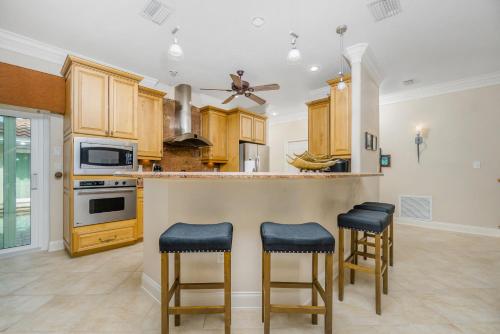 Villa Hibiscus-Waterfront-Punta Gorda FL