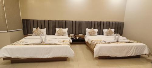 Hotel Madhavam- 250 Mtr from Mathura Railway Station