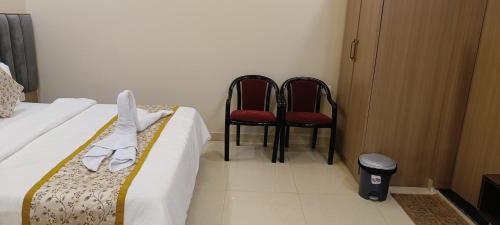 Hotel Madhavam- 250 Mtr from Mathura Railway Station