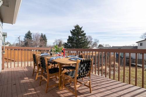 Arvada Escape: Central 4Br - Themed - Fire Pit