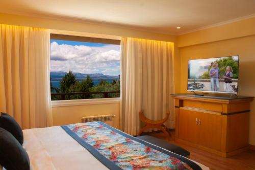 Suite with Lake View