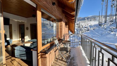 陽台/露台, Villa pod hviezdami Jasná (Villa pod hviezdami Jasna) in 戴姆諾夫斯卡杜萊納