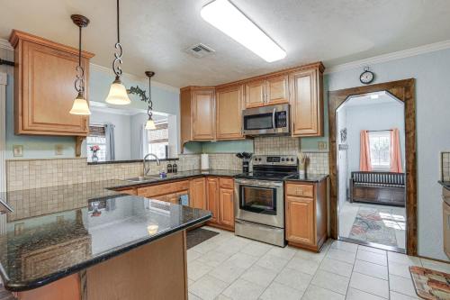 Pet-Friendly Florida Escape w/ Patio & Fire Pit! in Fort White