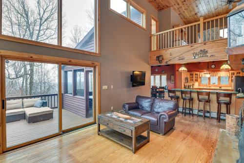 Secluded Adirondack Cabin about 5 Mi to Sacandaga Lake in Broadalbin, USA